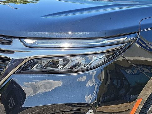 Certified 2023 Chevrolet Equinox RS FWD image 9