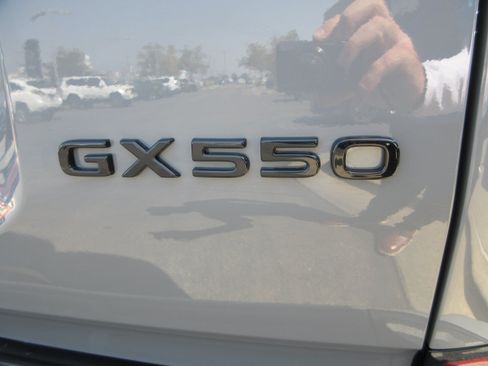 Used 2026 Lexus GX 550 AWD/4WD image 8