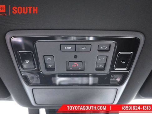 Used 2026 Lexus TX 500h AWD w/ Technology Package image 22