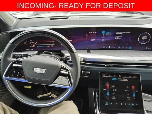 Used 2025 Cadillac Escalade IQ Luxury 2 w/ LPO, Premium Carpet Package AWD/4WD image 4