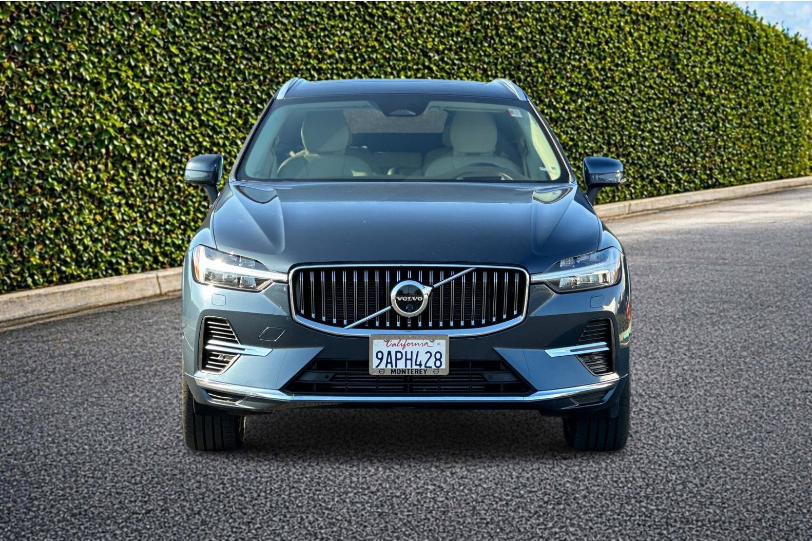 Used 2022 Volvo XC60 T8 Inscription w/ Advanced Package AWD/4WD image 9