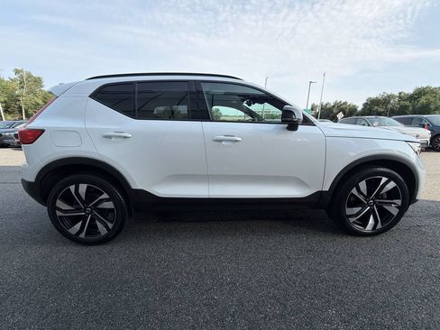 Certified 2023 Volvo XC40 B5 Plus w/ Protection Package Premier AWD/4WD image 9
