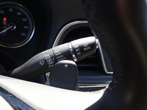 Used 2024 Buick Enclave Essence image 24