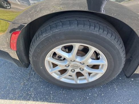 Used 2023 Chrysler Pacifica Touring-L FWD image 4