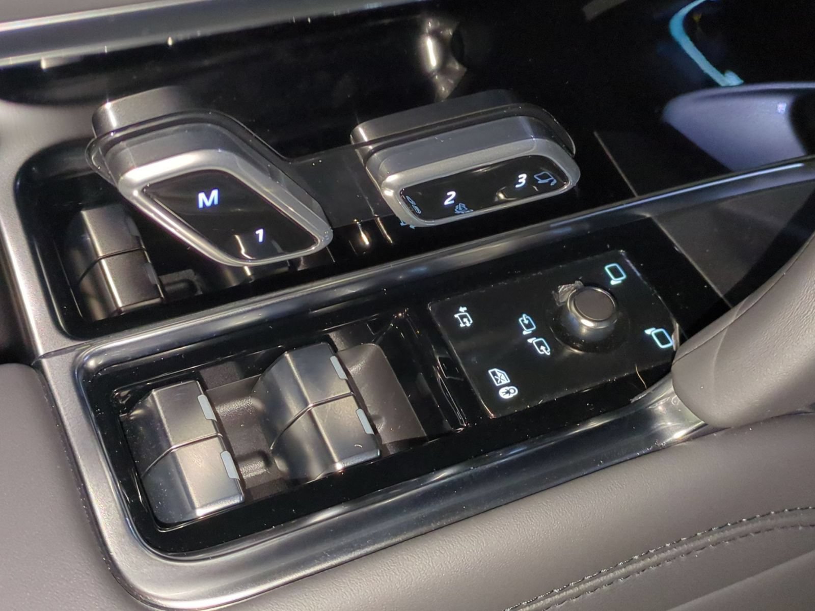 New 2026 Land Rover Range Rover SE AWD/4WD image 12