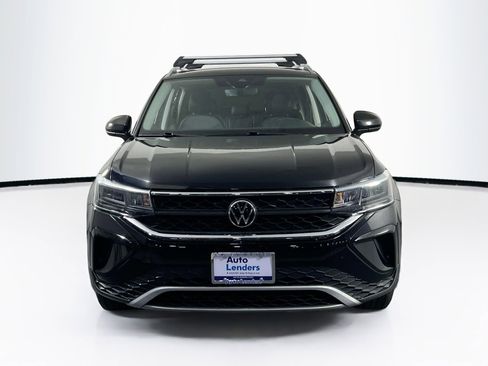 Used 2022 Volkswagen Taos SE image 2