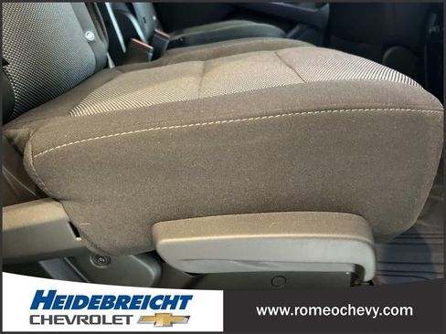 Used 2023 Chevrolet Traverse LT w/ LPO, Floor Liner Package AWD/4WD image 34