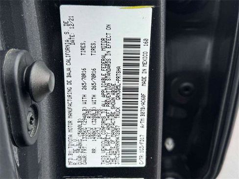 Certified 2022 Toyota Tacoma TRD Off-Road image 18