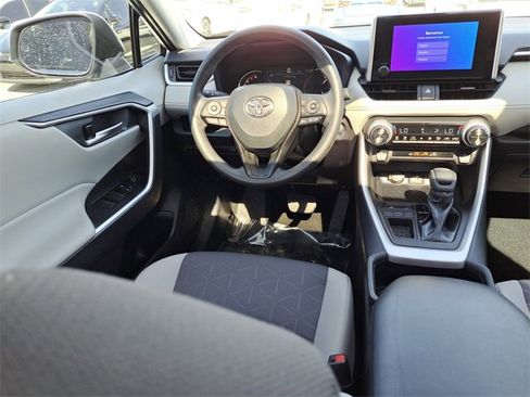 Used 2025 Toyota RAV4 XLE image 8