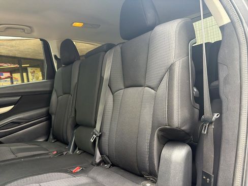 Used 2022 Subaru Ascent Premium w/ Convenience Package AWD/4WD image 18