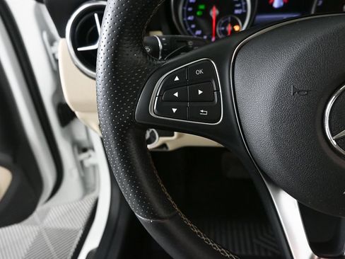 Certified 2020 Mercedes-Benz GLA 250 4MATIC image 10