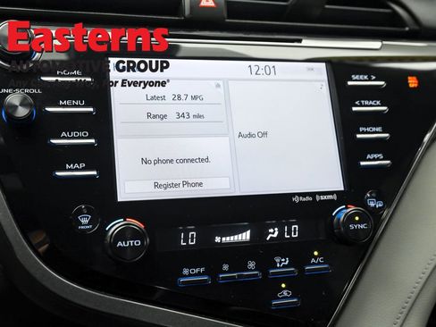 Used 2019 Toyota Camry XLE image 18