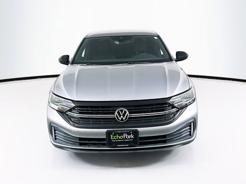 Used 2024 Volkswagen Jetta Sport FWD image 2