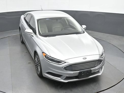 Used 2018 Ford Fusion SE w/ Fusion SE Technology Package FWD image 24