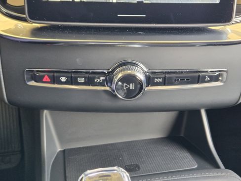 Used 2025 Volvo XC90 T8 Plus w/ Protection Package Premier image 25