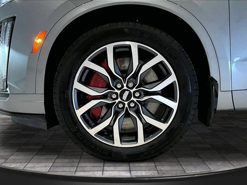 Used 2024 Cadillac XT6 Sport AWD/4WD image 33