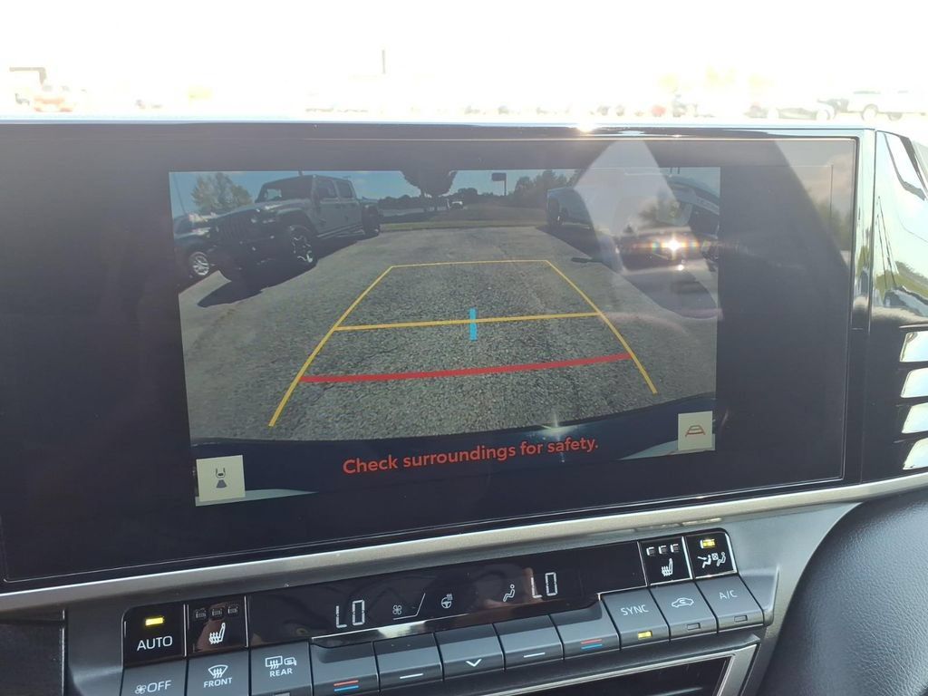 Used 2025 Toyota Camry XSE AWD/4WD image 10