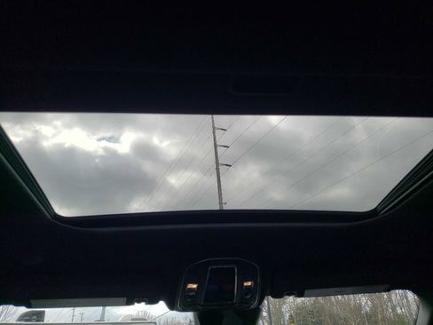 Used 2023 Jeep Grand Cherokee Altitude image 10