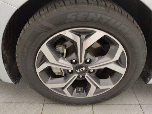 Used 2021 Kia Forte LXS FWD image 31