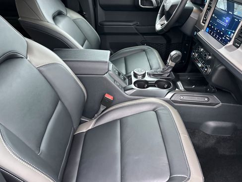 New 2025 Ford Bronco Outer Banks image 15