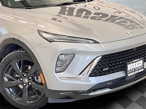 Certified 2025 Buick Envision Sport Touring image 31