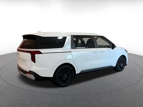 Used 2026 Kia Carnival FWD image 14