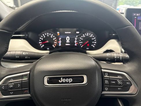 Used 2023 Jeep Compass Limited w/ Elite Group AWD/4WD image 18