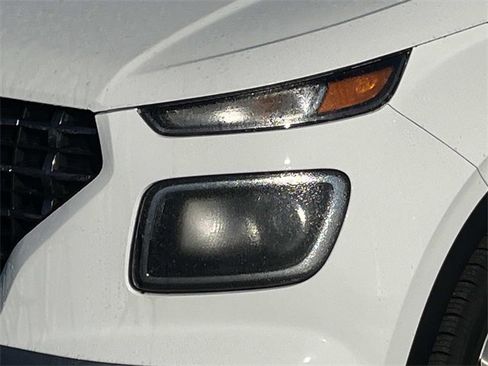 Used 2026 Hyundai Venue SEL image 9