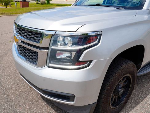Used 2019 Chevrolet Suburban LT AWD/4WD image 28