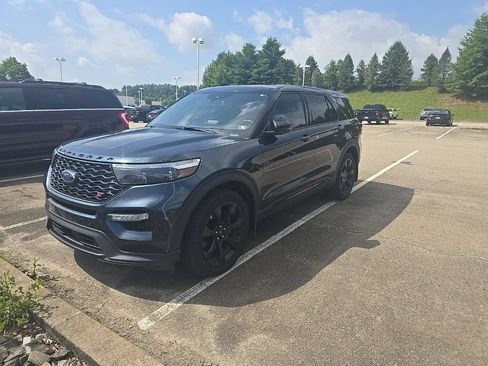 Used 2022 Ford Explorer ST w/ Equipment Group 401A AWD/4WD image 2