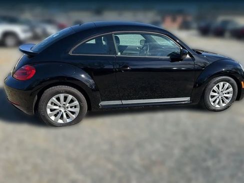 Used 2015 Volkswagen Beetle 1.8T FWD image 29