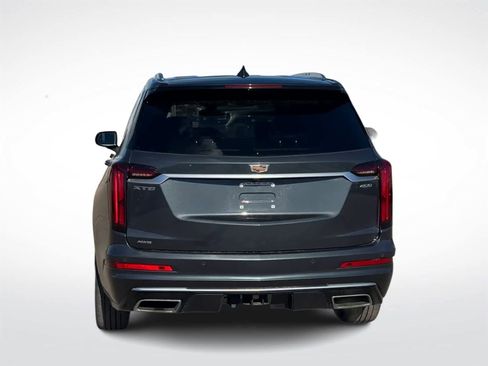 Used 2022 Cadillac XT6 Premium Luxury image 7