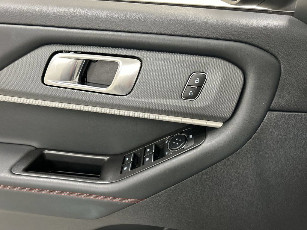 Used 2026 Ford Explorer ST-Line AWD/4WD image 11
