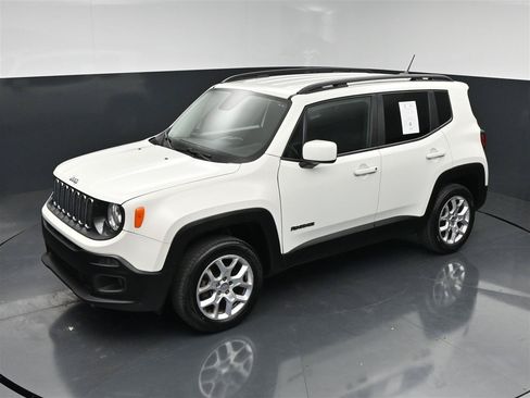 Used 2017 Jeep Renegade Latitude AWD/4WD image 20