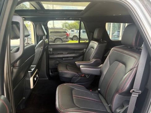 Used 2023 Ford Expedition Limited RWD image 16