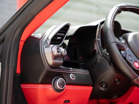 Used 2018 Ferrari 488 Spider RWD image 35