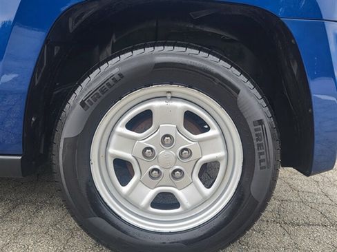 Used 2009 Jeep Patriot Sport FWD image 28