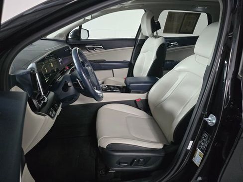 Used 2023 Kia Sportage EX w/ EX Premium Package image 11