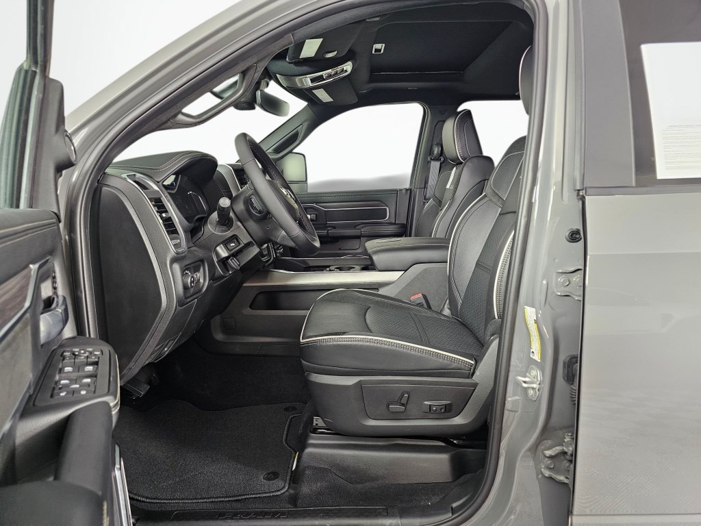 New 2026 RAM 2500 Laramie AWD/4WD image 19