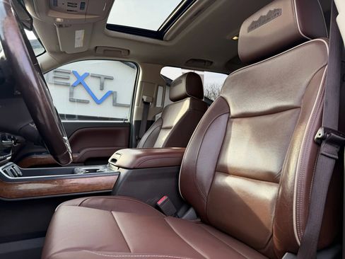 Used 2018 Chevrolet Silverado 2500 High Country image 15