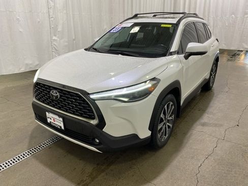 Certified 2023 Toyota Corolla Cross XLE w/ Convenience Package image 8