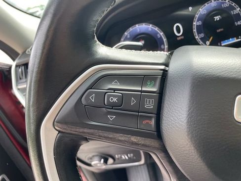 Used 2021 Jeep Grand Cherokee L Limited AWD/4WD image 32
