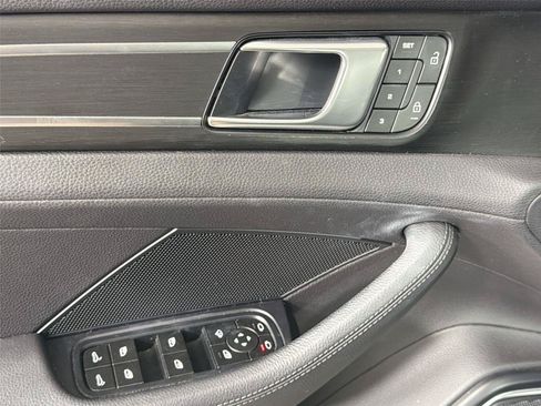 Certified 2023 Porsche Panamera Platinum Edition RWD image 31