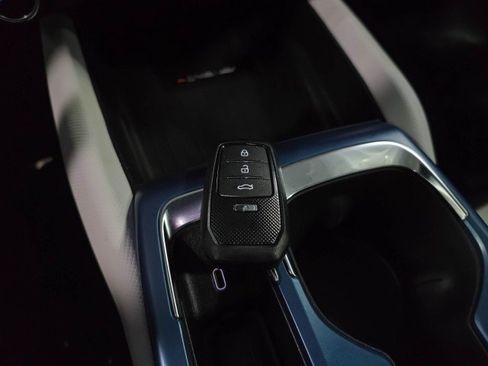 Used 2025 Chevrolet Equinox EV LT image 41