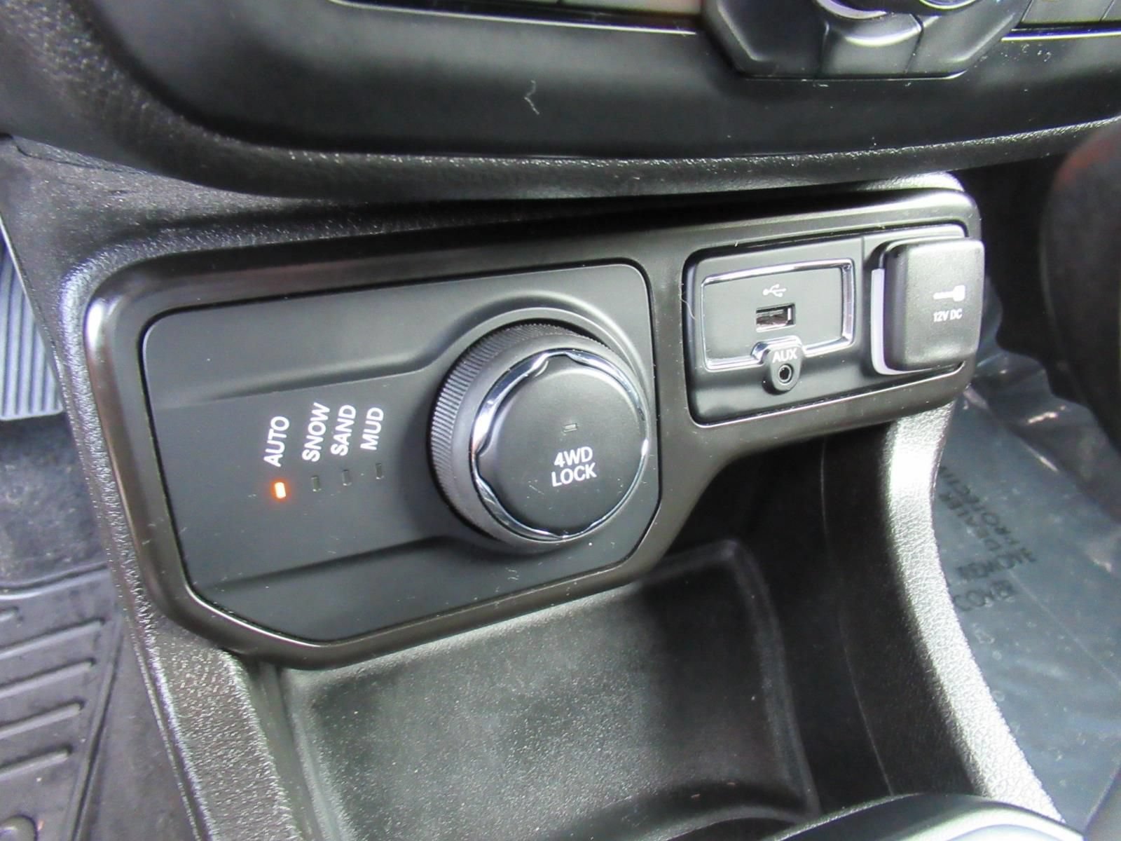 Certified 2023 Jeep Renegade Latitude AWD/4WD image 26