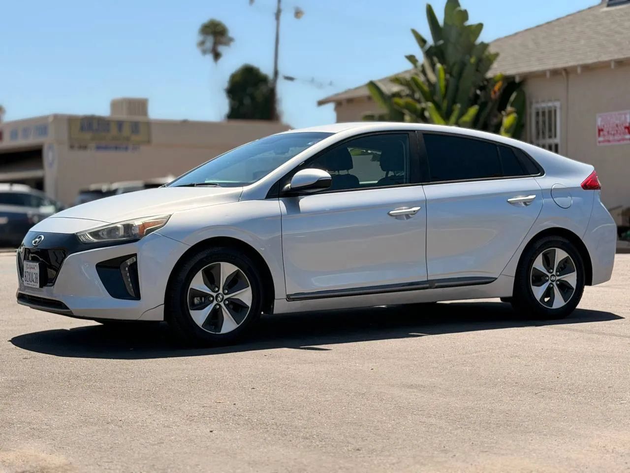 Used 2019 Hyundai Ioniq Electric FWD image 7