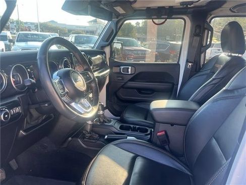 Used 2021 Jeep Wrangler Unlimited Rubicon w/ Dual Top Group AWD/4WD image 34