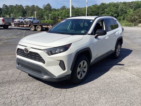 Used 2021 Toyota RAV4 LE FWD image 2