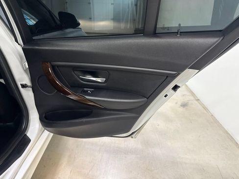 Used 2016 BMW 320i xDrive Sedan AWD/4WD image 37