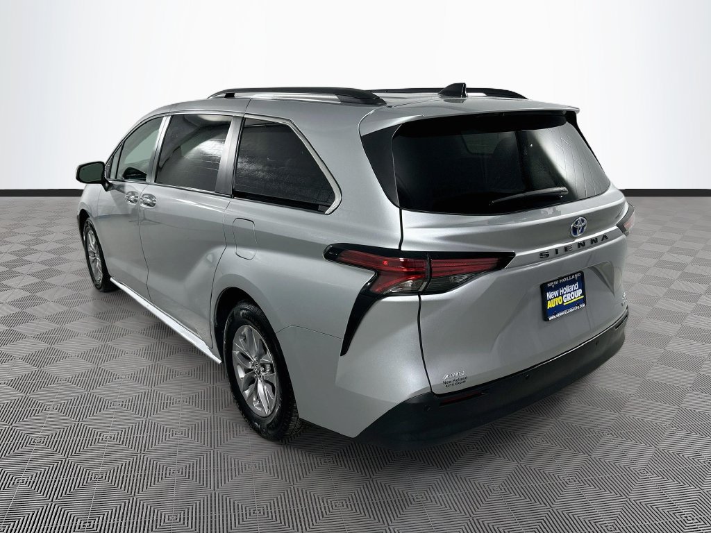 Certified 2022 Toyota Sienna XLE w/ XLE Plus Package AWD/4WD image 5